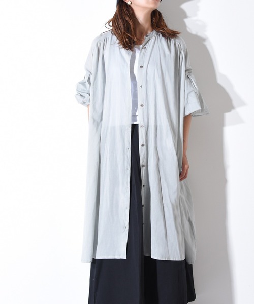 folka（フォルカ）の「袖口 シャーリング 長袖 シアーシャツ ワンピース（シャツ/ブラウス・レディース・ネイビー/アイボリー/ライトグリーン・FREE）」の2枚目の写真