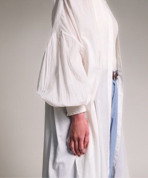 folka（フォルカ）の「袖口 シャーリング 長袖 シアーシャツ ワンピース（シャツ/ブラウス・レディース・ネイビー/アイボリー/ライトグリーン・FREE）」の13枚目の写真