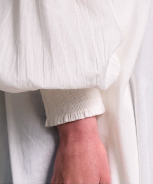 folka（フォルカ）の「袖口 シャーリング 長袖 シアーシャツ ワンピース（シャツ/ブラウス・レディース・ネイビー/アイボリー/ライトグリーン・FREE）」の14枚目の写真