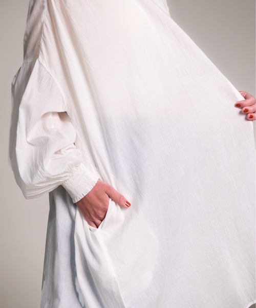 folka（フォルカ）の「袖口 シャーリング 長袖 シアーシャツ ワンピース（シャツ/ブラウス・レディース・ネイビー/アイボリー/ライトグリーン・FREE）」の15枚目の写真