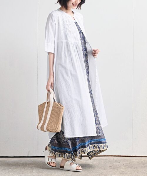 rps（アールピーエス）の「刺繍×ピンタックバンドカラーシャツワンピース（シャツワンピース・レディース・ブラック/オフホワイト/ライトカーキ/グレイッシュベージュ・フリー）」の8枚目の写真