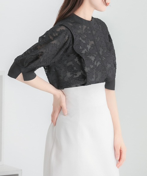 HEYUMM（ヘユム）の「ジャガードパフスリーブブラウス（シャツ/ブラウス・レディース・ブラック/ベージュ/オフホワイト・ONE）」の17枚目の写真