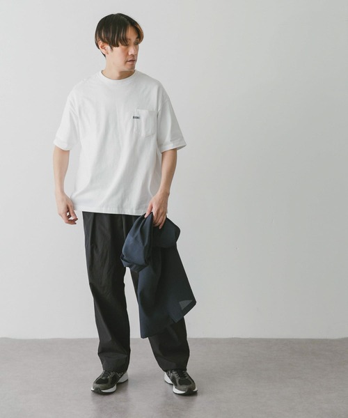 URBAN RESEARCH DOORS(アーバンリサーチドアーズ)の「『ユニセックス』ワンポイント刺繍ポケットTシャツ(Tシャツ/カットソー・メンズ・ネイビー/グリーン系その他/ブルー系その他/カーキ・SMALL/MEDIUM/LARGE)」の11枚目の写真