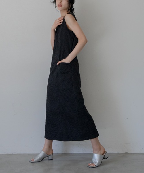 VACANCY（ヴァカンシー）の「フクレジャガードワンピースsetシアー切替カーディガン（ワンピース・レディース・ブラック/ネイビー・FREE）」の13枚目の写真