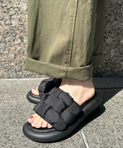 DouDou(ドゥドゥ)の「【WEB限定】パテッドメッシュサンダル(サンダル・レディース・ブラック/アイボリー・M/L)」の7枚目の写真