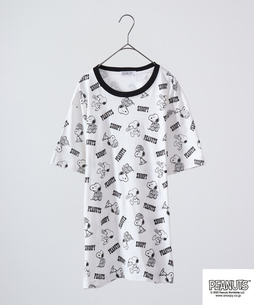 PEANUTS(ピーナッツ)の「PEANUTS スヌーピー 総柄 プリントTシャツ 半袖(Tシャツ/カットソー・レディース・ホワイト系その他/クリーム/ブラック/ネイビー/グリーン系その他/ブルー系その他/オフホワイト/ピンクベージュ・M/L/S/LL)」の3枚目の写真