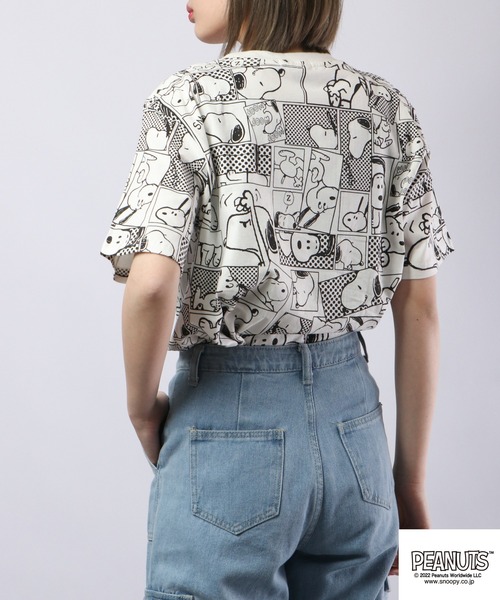 PEANUTS(ピーナッツ)の「PEANUTS スヌーピー 総柄 プリントTシャツ 半袖(Tシャツ/カットソー・レディース・ホワイト系その他/クリーム/ブラック/ネイビー/グリーン系その他/ブルー系その他/オフホワイト/ピンクベージュ・M/L/S/LL)」の9枚目の写真