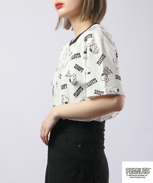 PEANUTS(ピーナッツ)の「PEANUTS スヌーピー 総柄 プリントTシャツ 半袖(Tシャツ/カットソー・レディース・ホワイト系その他/クリーム/ブラック/ネイビー/グリーン系その他/ブルー系その他/オフホワイト/ピンクベージュ・M/L/S/LL)」の15枚目の写真