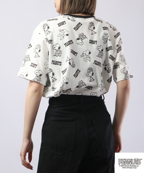 PEANUTS(ピーナッツ)の「PEANUTS スヌーピー 総柄 プリントTシャツ 半袖(Tシャツ/カットソー・レディース・ホワイト系その他/クリーム/ブラック/ネイビー/グリーン系その他/ブルー系その他/オフホワイト/ピンクベージュ・M/L/S/LL)」の16枚目の写真