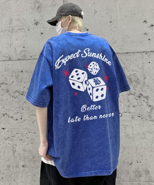 .KOM(ドットコム)の「『.KOM/ドットケーオーエム』バックダイスプリントクルーネック半袖ビッグTEE 【CN】(Tシャツ/カットソー・メンズ・ブラック/パープル/ライトブルー・FREE)」の2枚目の写真
