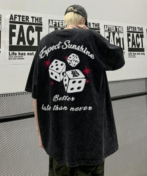 .KOM(ドットコム)の「『.KOM/ドットケーオーエム』バックダイスプリントクルーネック半袖ビッグTEE 【CN】(Tシャツ/カットソー・メンズ・ブラック/パープル/ライトブルー・FREE)」の5枚目の写真