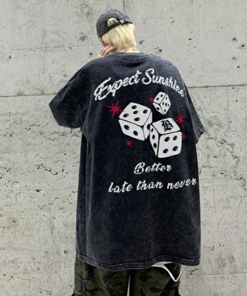 .KOM(ドットコム)の「『.KOM/ドットケーオーエム』バックダイスプリントクルーネック半袖ビッグTEE 【CN】(Tシャツ/カットソー・メンズ・ブラック/パープル/ライトブルー・FREE)」の6枚目の写真