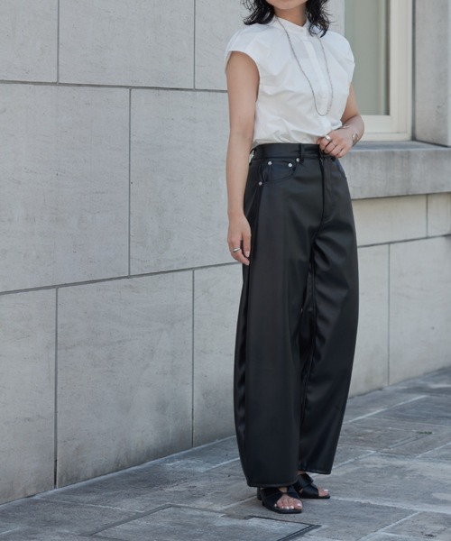 COLONY 2139（コロニートゥーワンスリーナイン）の「フェイクレザー