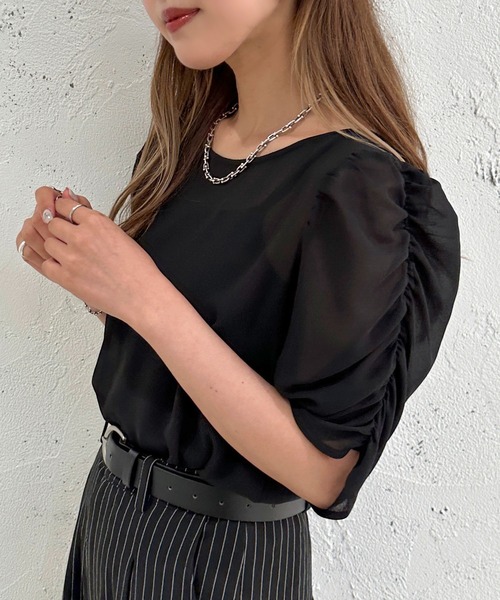 apres jour mignon(アプレジュールミニョン)の「シアー袖シャーリングプルオーバー【ZOZOTOWN限定アイテム】(シャツ/ブラウス・レディース・グレー/ブラック/ブルー・X-LARGE/フリー)」の6枚目の写真