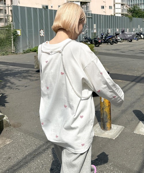 Alley by w closet（アリーバイダブルクローゼット）の「【Alley】ハート刺繍クルーネックロンT（Tシャツ/カットソー・レディース・レッド系その他/ホワイト×ブラック・FREE）」の4枚目の写真