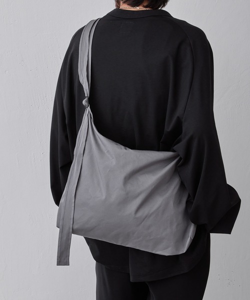 Lui's（ルイス）の「【Neucon / ニューコン】 ショルダーバッグ（ショルダーバッグ・メンズ・ブラック/チャコールグレー/オフホワイト/ライトグレー・FREE）」の19枚目の写真