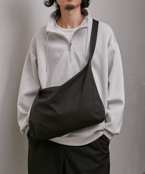 Lui's（ルイス）の「【Neucon / ニューコン】 ショルダーバッグ（ショルダーバッグ・メンズ・ブラック/チャコールグレー/オフホワイト/ライトグレー・FREE）」の9枚目の写真