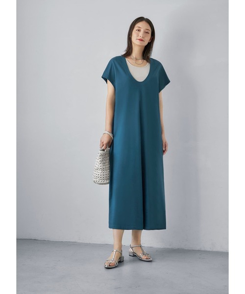 STYLE DELI(スタイルデリ)の「【Made in JAPAN】Uネックコクーンワンピース(ワンピース・レディース・ダークブルー/グレイッシュベージュ・01/02)」の2枚目の写真