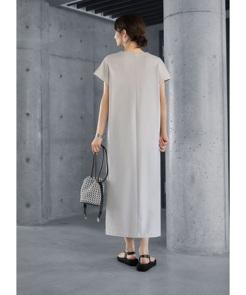 STYLE DELI(スタイルデリ)の「【Made in JAPAN】Uネックコクーンワンピース(ワンピース・レディース・ダークブルー/グレイッシュベージュ・01/02)」の10枚目の写真