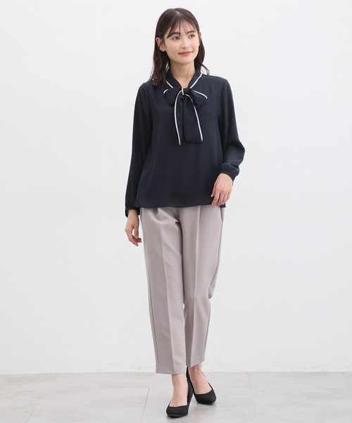 Honeys（ハニーズ）の「配色ボウタイブラウス（シャツ/ブラウス・レディース・ブラウン/ネイビー/アイボリー/グレイッシュベージュ/ブルーグリーン・M/S/LL/L/3L）」の9枚目の写真