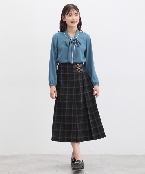 Honeys（ハニーズ）の「配色ボウタイブラウス（シャツ/ブラウス・レディース・ブラウン/ネイビー/アイボリー/グレイッシュベージュ/ブルーグリーン・M/S/LL/L/3L）」の12枚目の写真