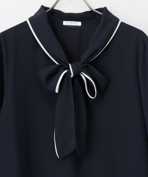 Honeys（ハニーズ）の「配色ボウタイブラウス（シャツ/ブラウス・レディース・ブラウン/ネイビー/アイボリー/グレイッシュベージュ/ブルーグリーン・M/S/LL/L/3L）」の22枚目の写真