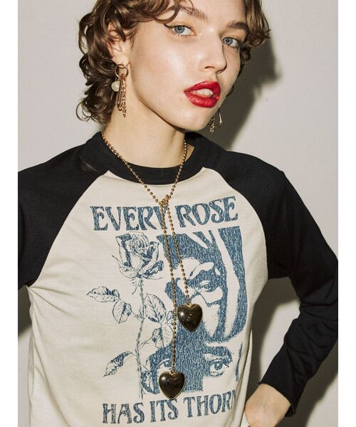 jouetie（ジュエティ）の「ラグランフィットカットソー【ラグランロンT】（Tシャツ/カットソー・レディース・オフホワイト/イエロー/グレー・MEDIUM）」の6枚目の写真