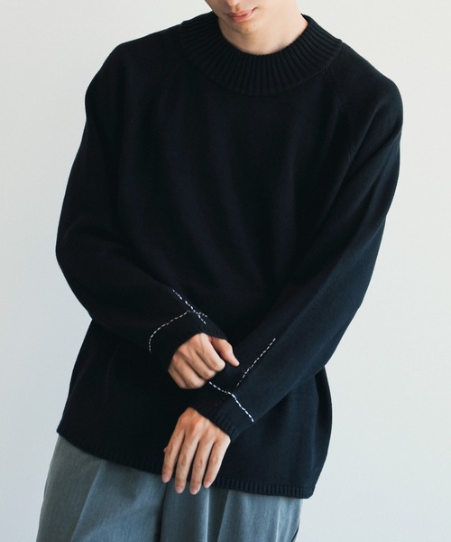 aimoha(アイモハ)の「aimoha men スリーブ十字ステッチオーバーサイズセーター(ニット/セーター・メンズ・ブラック/ホワイト・XL/L/M)」の2枚目の写真