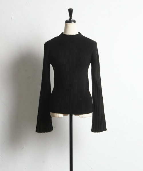 &. NOSTALGIA（アンドドットノスタルジア）の「【ZOZO限定】袖フレアハイネックニットプルオーバー（ニット/セーター・レディース・アイボリー/ブラック/ブラック系その他/ライトグレー・M）」の6枚目の写真