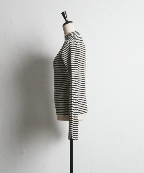 &. NOSTALGIA（アンドドットノスタルジア）の「【ZOZO限定】袖フレアハイネックニットプルオーバー（ニット/セーター・レディース・アイボリー/ブラック/ブラック系その他/ライトグレー・M）」の8枚目の写真