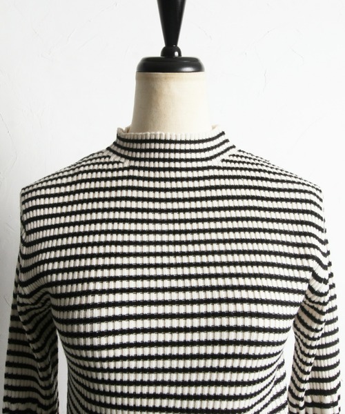 &. NOSTALGIA（アンドドットノスタルジア）の「【ZOZO限定】袖フレアハイネックニットプルオーバー（ニット/セーター・レディース・アイボリー/ブラック/ブラック系その他/ライトグレー・M）」の11枚目の写真