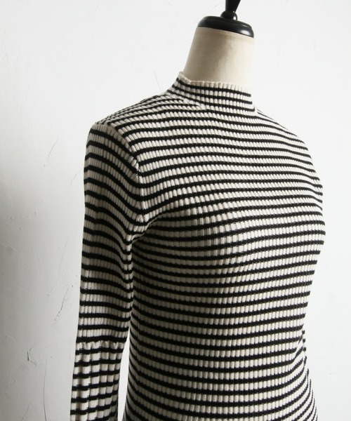 &. NOSTALGIA（アンドドットノスタルジア）の「【ZOZO限定】袖フレアハイネックニットプルオーバー（ニット/セーター・レディース・アイボリー/ブラック/ブラック系その他/ライトグレー・M）」の12枚目の写真