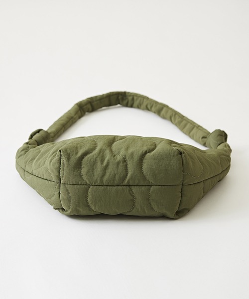 CUBE SUGAR（キューブシュガー）の「ナイロンキルトショルダーバッグ（ショルダーバッグ・レディース・ホワイト/カーキ/ブラック/オレンジ・M）」の21枚目の写真