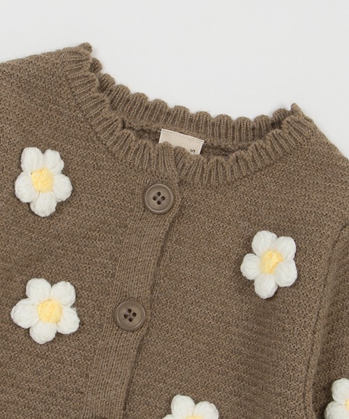 petit main（プティマイン）の「【リンク】花モチーフカーデセットアップ★（アンサンブル・キッズ・モカ/クリーム・M/L/S）」の6枚目の写真