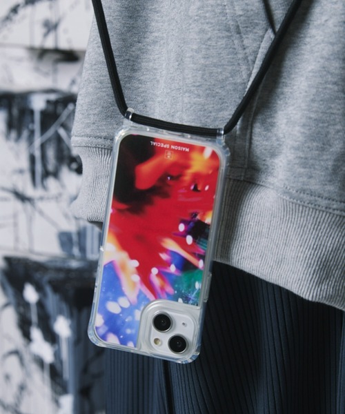 MAISON SPECIAL（メゾンスペシャル）の「《UNISEX》Multi Graphic iPhone Case with Strap for SE2/SE3/7/8/12/12Pro/13/14 ストラップ付きマルチグラフィックiPhoneケース■SE2/SE3/7/8/12/12Pro/13/14対応■【MAISON SPECIAL/メゾンスペシャル】（スマホケース/カバー・メンズ・その他2/その他11/その他3/その他8/その他10/その他7/その他12/その他9/その他6/その他1/その他5/その他4・2/1/0）」の2枚目の写真
