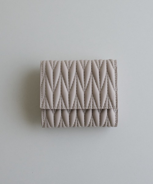 DISCOAT(ディスコート)の「キルティング三つ折りウォレット(財布・レディース・グレイッシュベージュ/ピンク/ブラック・FREE)」の21枚目の写真