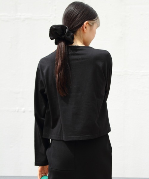 ORCIVAL（オーシバル）の「ORCIVAL/オーシバル　ボートネックロングスリーブショートプルオーバー　ソリッド　BOATNECK LONGSLEEVE SHORT PULLOVER SOLID　OR-0334 BFJ（Tシャツ/カットソー・レディース・ベージュ/ホワイト/ブラック・1）」の9枚目の写真