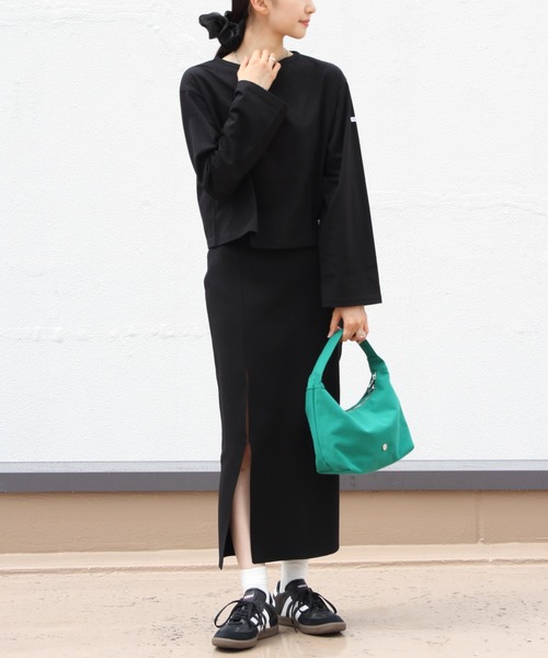 ORCIVAL（オーシバル）の「ORCIVAL/オーシバル　ボートネックロングスリーブショートプルオーバー　ソリッド　BOATNECK LONGSLEEVE SHORT PULLOVER SOLID　OR-0334 BFJ（Tシャツ/カットソー・レディース・ベージュ/ホワイト/ブラック・1）」の11枚目の写真
