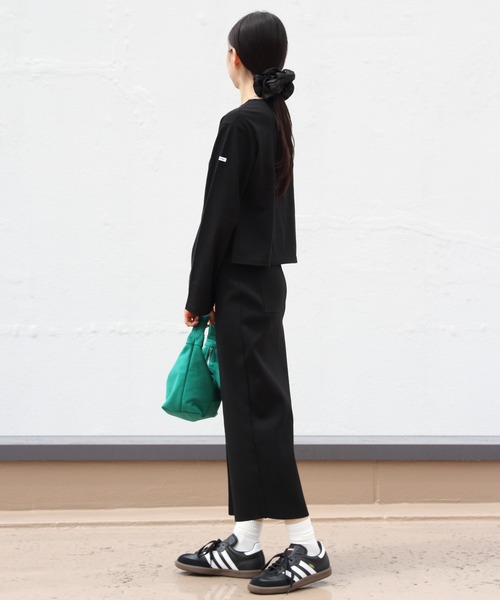 ORCIVAL（オーシバル）の「ORCIVAL/オーシバル　ボートネックロングスリーブショートプルオーバー　ソリッド　BOATNECK LONGSLEEVE SHORT PULLOVER SOLID　OR-0334 BFJ（Tシャツ/カットソー・レディース・ベージュ/ホワイト/ブラック・1）」の12枚目の写真