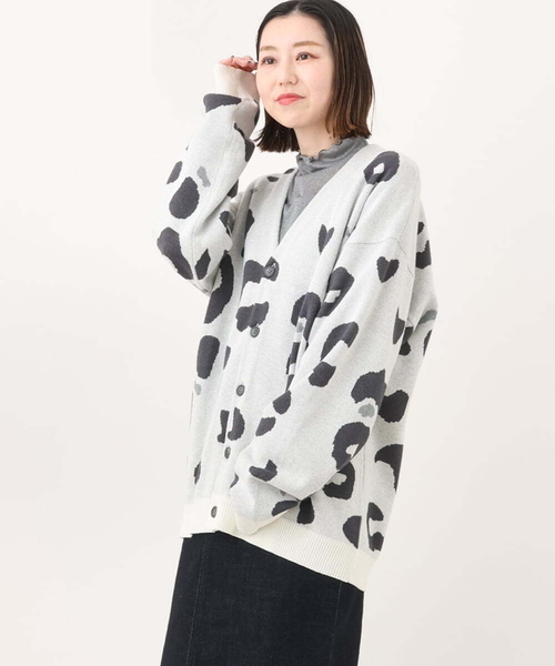 a.v.v（アーヴェヴェ）の「【ユニセックス】柄ジャカードワイドカーディガン（カーディガン/ボレロ・メンズ・ライトグレー/アイボリー・48/46）」の2枚目の写真