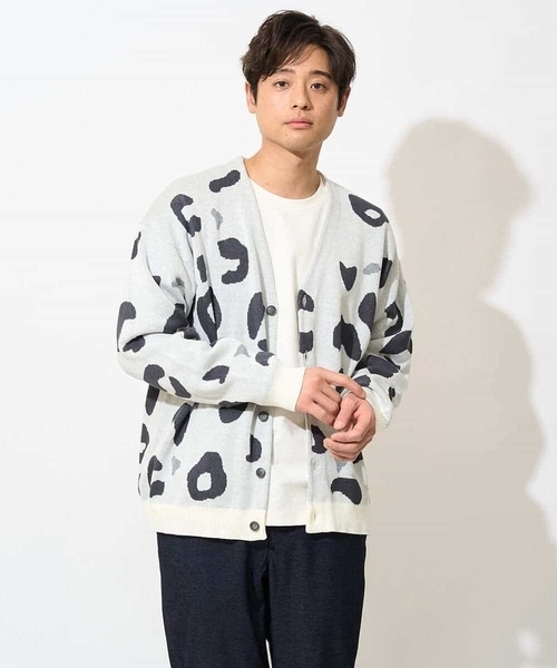 a.v.v（アーヴェヴェ）の「【ユニセックス】柄ジャカードワイドカーディガン（カーディガン/ボレロ・メンズ・ライトグレー/アイボリー・48/46）」の5枚目の写真