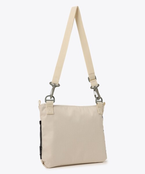 Columbia（コロンビア）の「撥水 Columbia／プライスストリーム サコッシュ 1.5L／コロンビア（ショルダーバッグ・レディース・レッド/ブルー/ブラック/グリーン/アッシュ/ライム/ピンク/ネイビー/ベージュ/ブルーグリーン/パープル/ホワイト・ONE SIZE）」の21枚目の写真