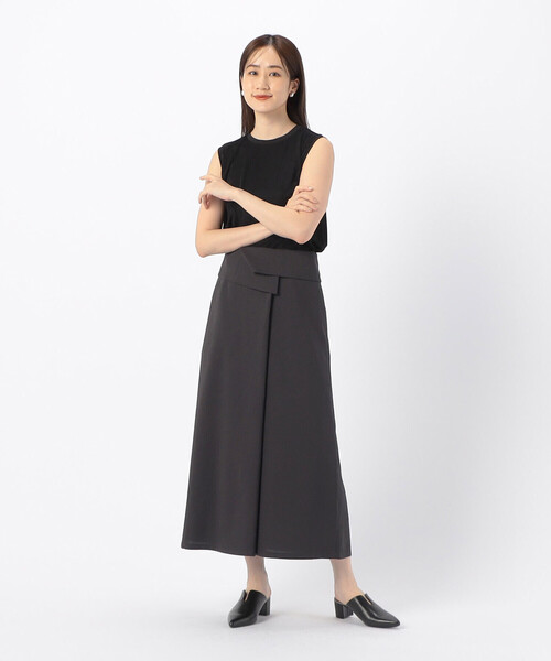 COMME CA ISM(コムサイズム)の「シャイニー タンクトップ(タンクトップ・レディース・アイボリー/ブラック/カーキ・MEDIUM/LARGE)」の8枚目の写真