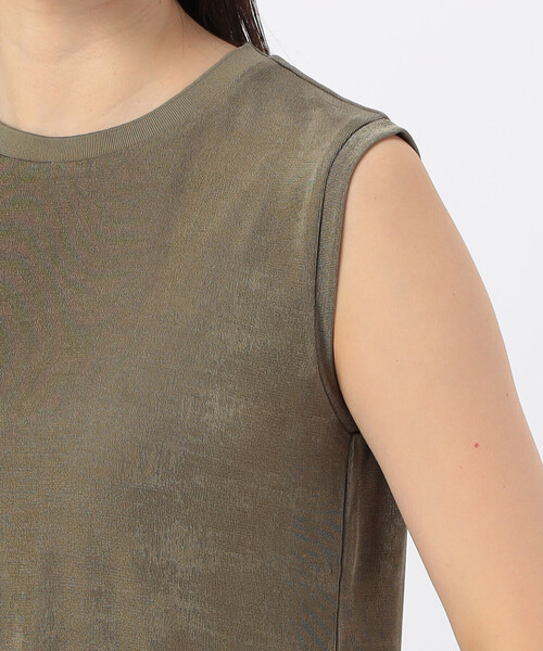 COMME CA ISM(コムサイズム)の「シャイニー タンクトップ(タンクトップ・レディース・アイボリー/ブラック/カーキ・MEDIUM/LARGE)」の16枚目の写真