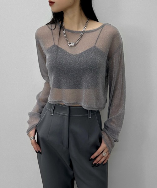 LVEU.(ラブユ.)の「【LVEU.】シアーラメクロップドプルオーバー / トップス シアー シースルー ラメ クロップド ショート レイヤード ブラック グレー ZOZOTOWN限定(Tシャツ/カットソー・レディース・グレー/ブラック・FREE)」の2枚目の写真
