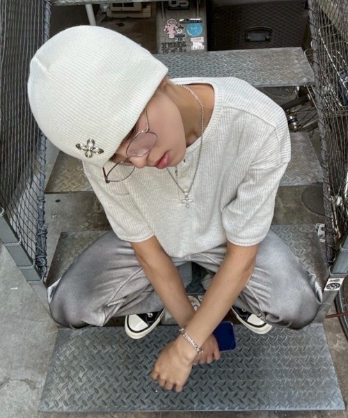 Chikashitsu +（チカシツプラス）の「【Chikashitsu +】square frame eyewear / 【チカシツプラス】スクエアフレームアイウェアーメガネ（メガネ・メンズ・シルバー・ONE SIZE）」の9枚目の写真