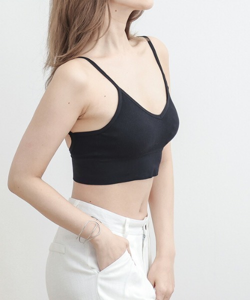 AMELY（エミリー）の「カップ付きバックオーブンリブキャミ（タンクトップ・レディース・ブラック/グリーン/ブラウン/ホワイト/ベージュ・フリー）」の7枚目の写真