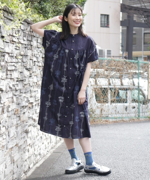 SUPER HAKKA（スーパーハッカ）の「アザミとポピージャカードソックス（ソックス/靴下・レディース・ブラック/オフホワイト/ブルー・FREE）」の10枚目の写真