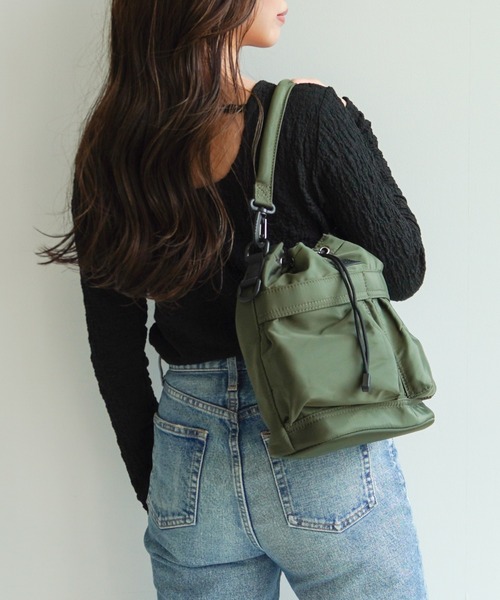 Jewelna Rose(ジュエルナローズ)の「JEWELNA by Jewelna Rose ナイロン巾着バッグ 16201(トートバッグ・レディース・ネイビー/ブラック/カーキ/アイボリー・FREE)」の11枚目の写真