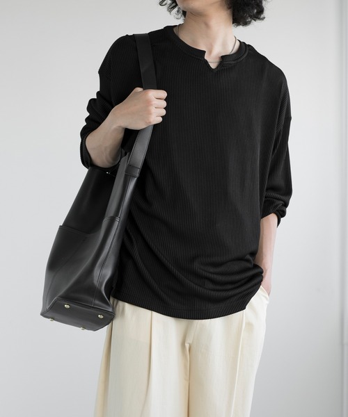aimoha（アイモハ）の「aimoha men JACQUARD WIDE RIB Y-NECK TEE（Tシャツ/カットソー・メンズ・ホワイト/グレー/ブラック・MEDIUM/LARGE/X-LARGE/XX-LARGE）」の6枚目の写真